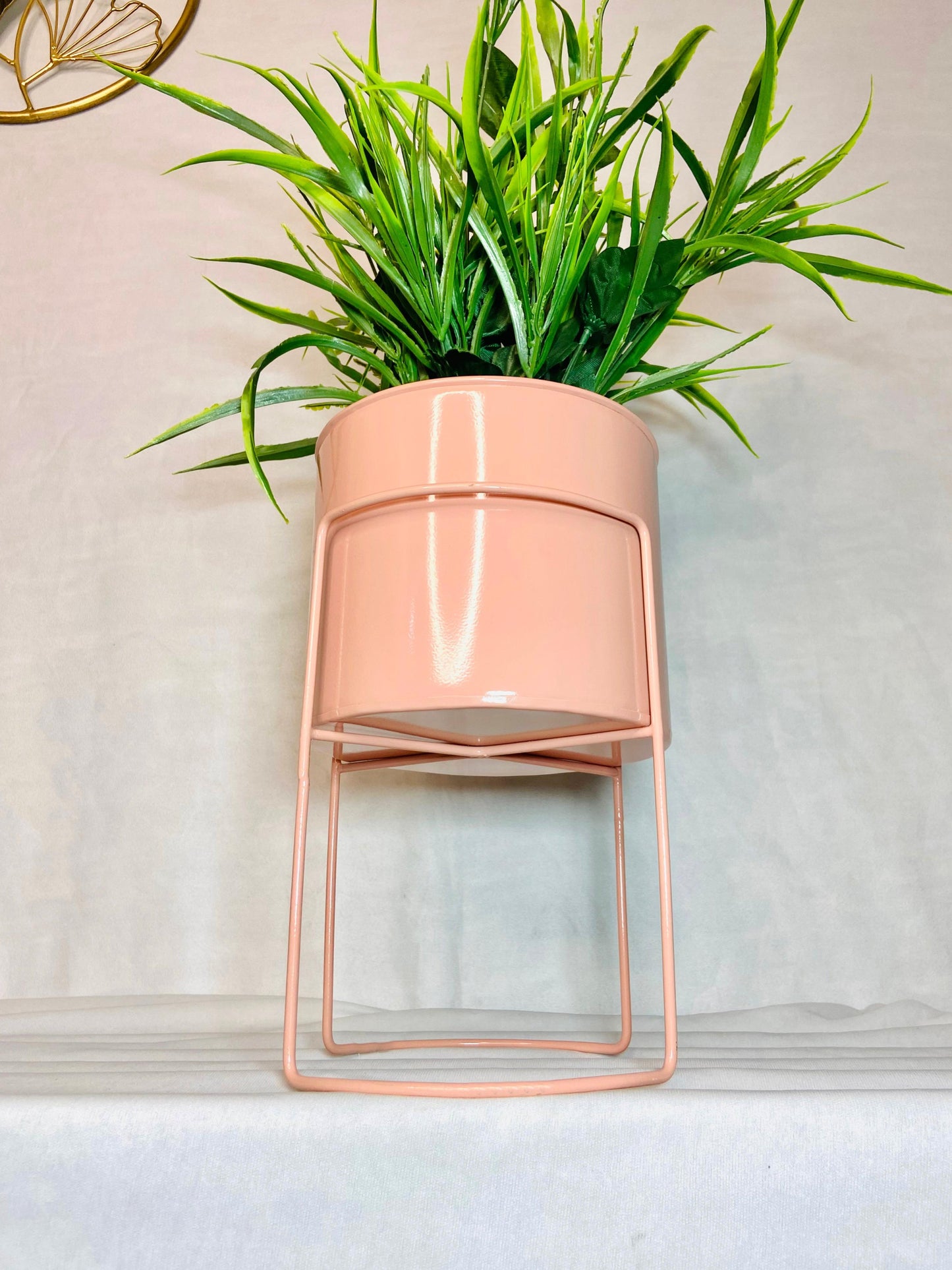 Modern Metal Floor Flower Stands Planter Stand with Planter Light Pink Color