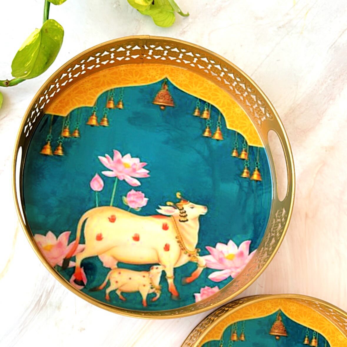 Metal Round Tray Set Of 2 Cow Pichwai Tray (Size = 8" And 10