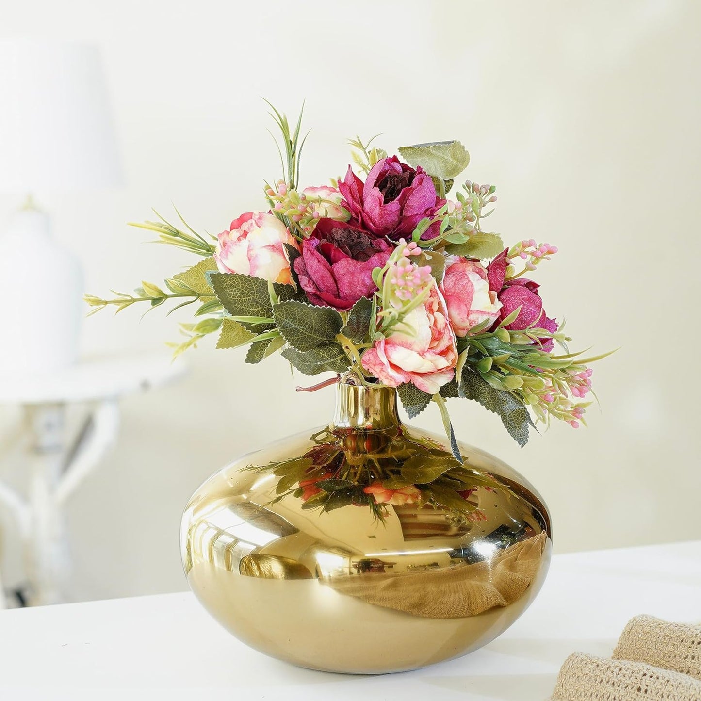 QC Anasay Stylish Golden Round Flower Vase