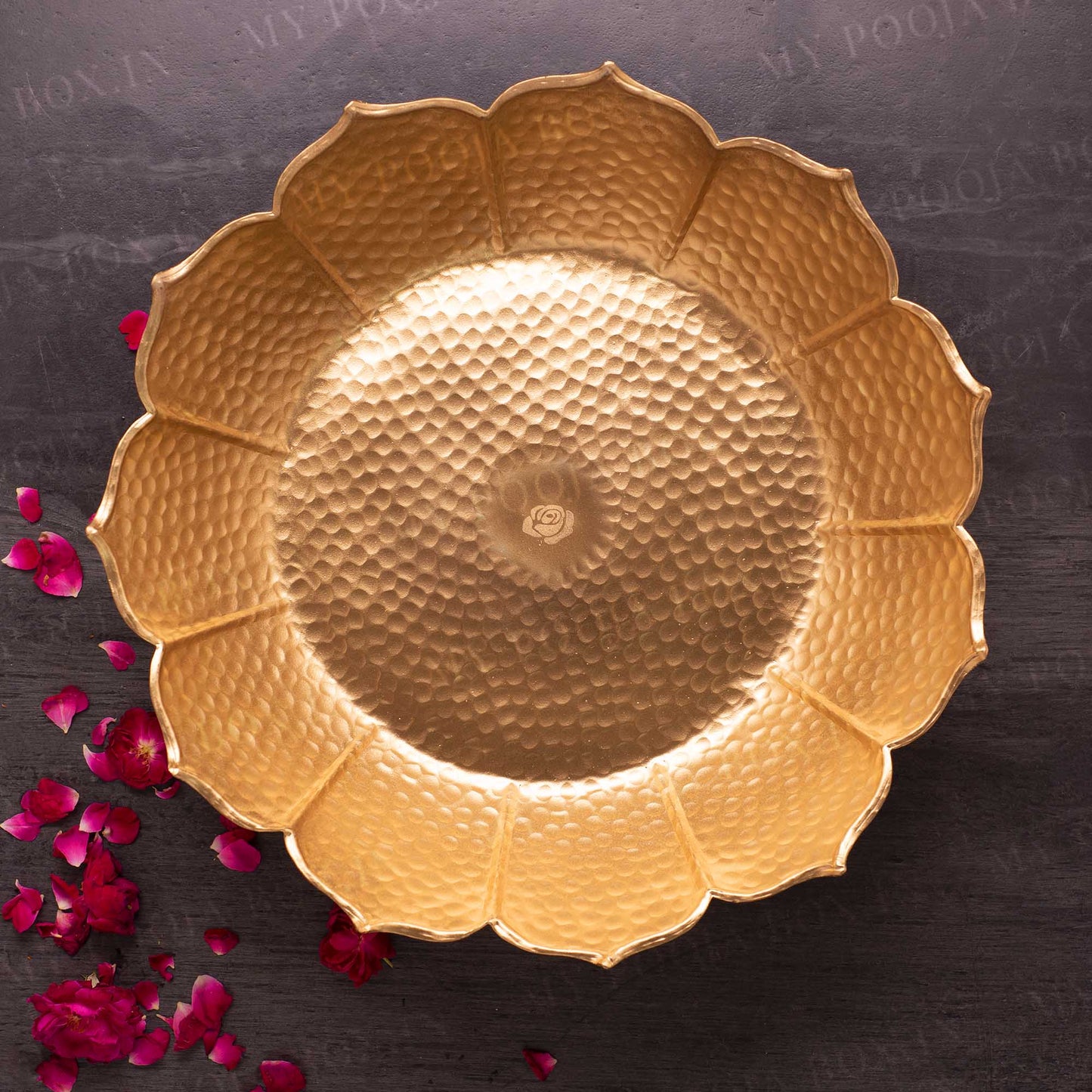 Decorative Scallop Golden Urli