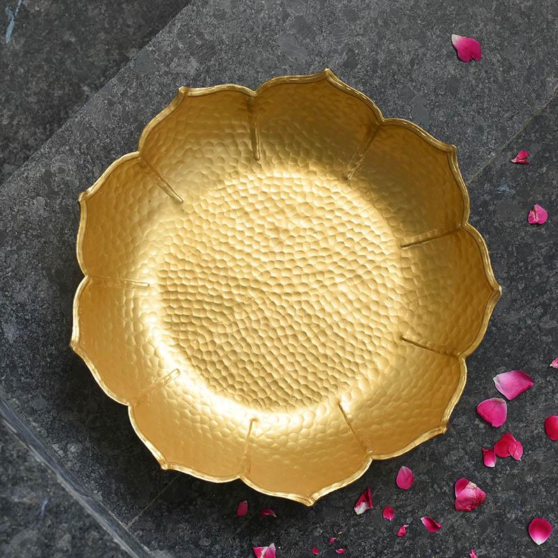 Decorative Scallop Golden Urli