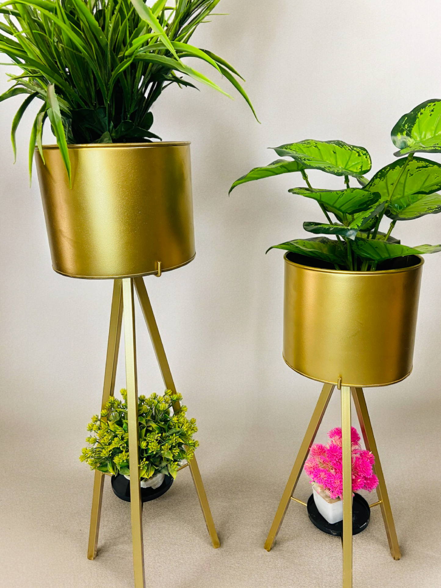 Metal Floor Flower Stands Planter Stand with Planter Pot -Set of 2)